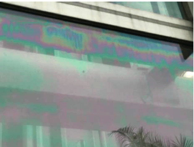 無機ガラスコートの酸化劣化（東京ビッグサイト事例）